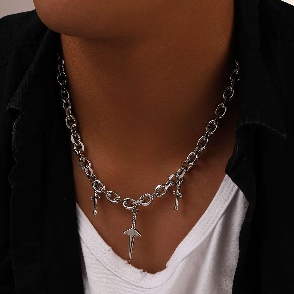 Fashionable men's trendy and personalized new dagger short neck chain pendant cross necklace