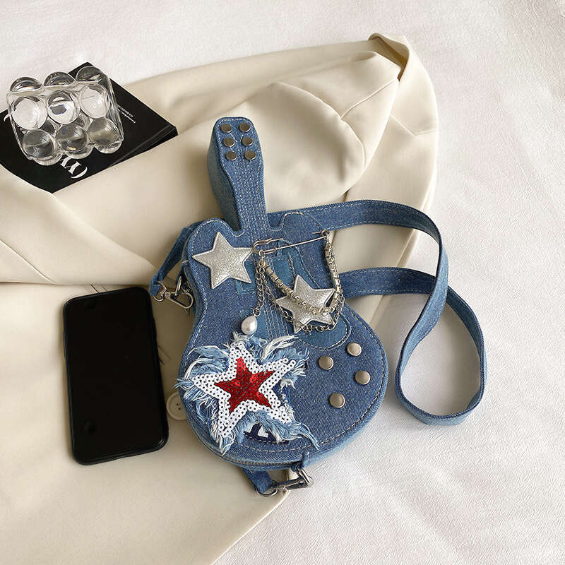 Small niche design women's creative guitar crossbody internet famous street spicy girl hip-hop style shoulder bag, 2024 new casual versatile fash
