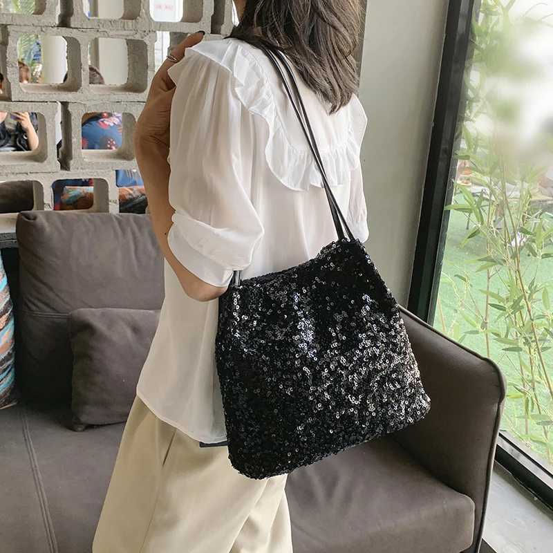 New Arrival Womens casual solid color handbag large capacity sequin handbag luxurious sparkling bucket handbag womens shoulder bag T250227