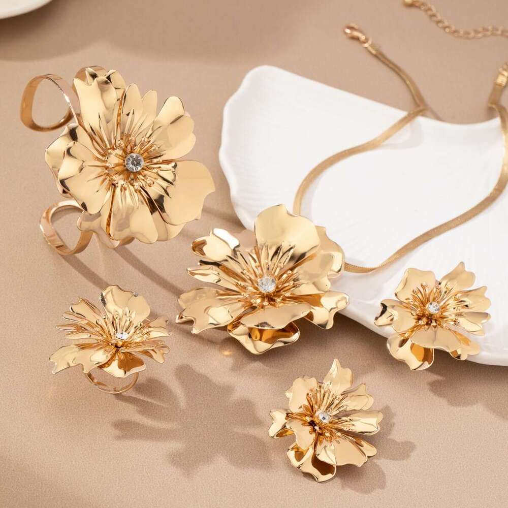 designer bracelet New 5-piece of fashionable and high-end accessories, wer inlaid necklace, bracelet, women's jewelry set