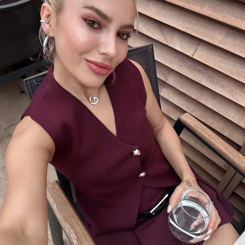 HXAO Womens Burgundy Knitted Vest Autumn Sleeveless Waist Coat Bustier Vneck Sweater Cardigan 250226