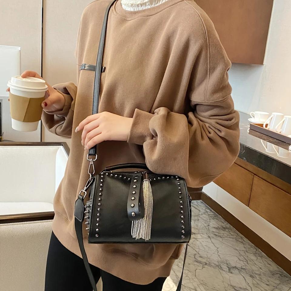 Ship from US Vintage Tassel Rivets Decor Handbag Ladies Fashion Punk Style Crossbody Boston Bag Womens Y2k Novelty 250227FBB