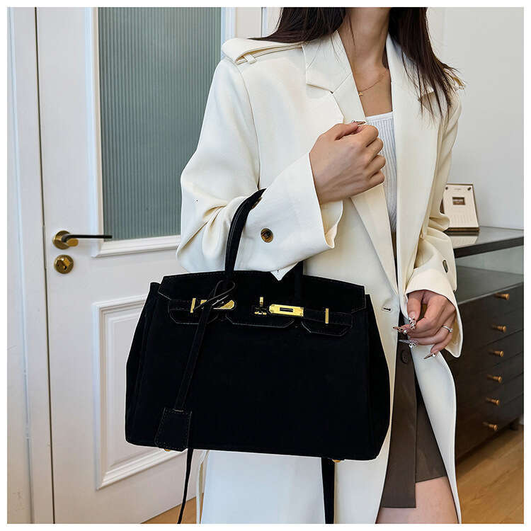 Grey Light luxury handbag for women Designer Bags large capacity commuting shoulder crossbody bag