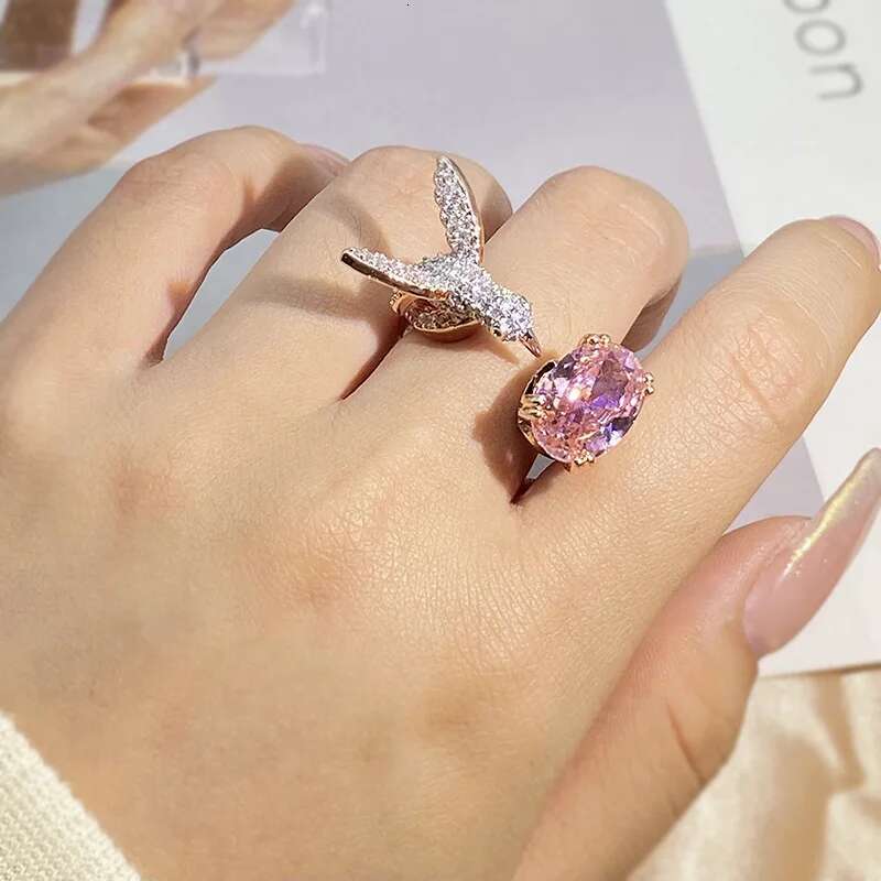 Creative Colored Gemstone Women Simulating St. Aquamarine Hummingbird Ring Stamp Wedding Party Fashion Jewellery