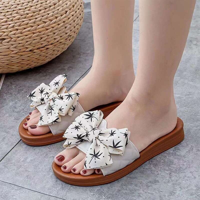 2025 Summer New PVC Versatile Fashion Bow Women's Designer Sandals Casual Beach Flat Slippers Thick Bottom Sandals