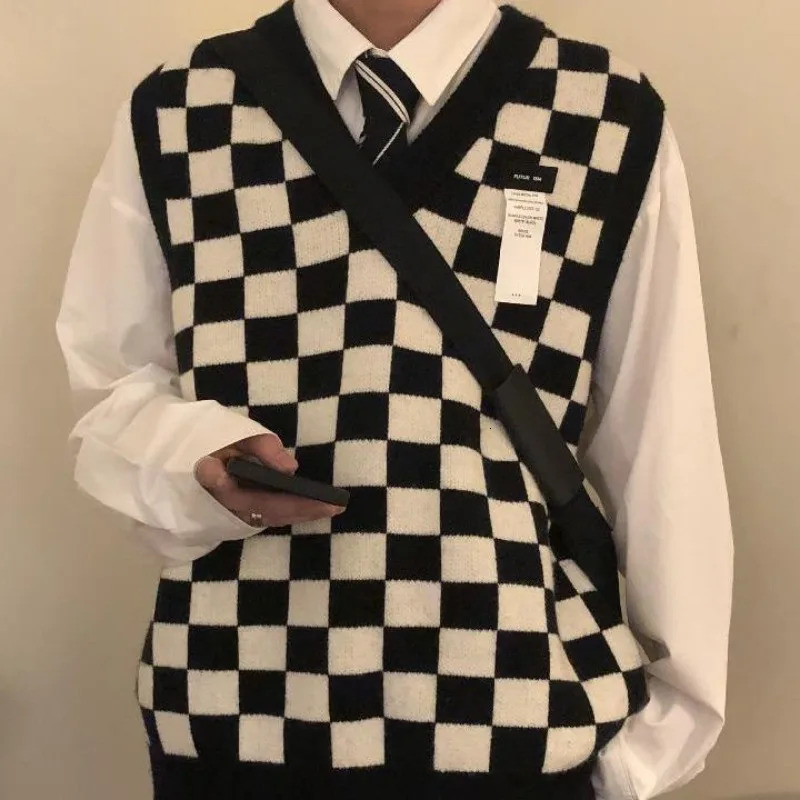 Autumn mens clothing plaid and womens sweaters retro Vneck sleeveless plain knit sweater vest 250225