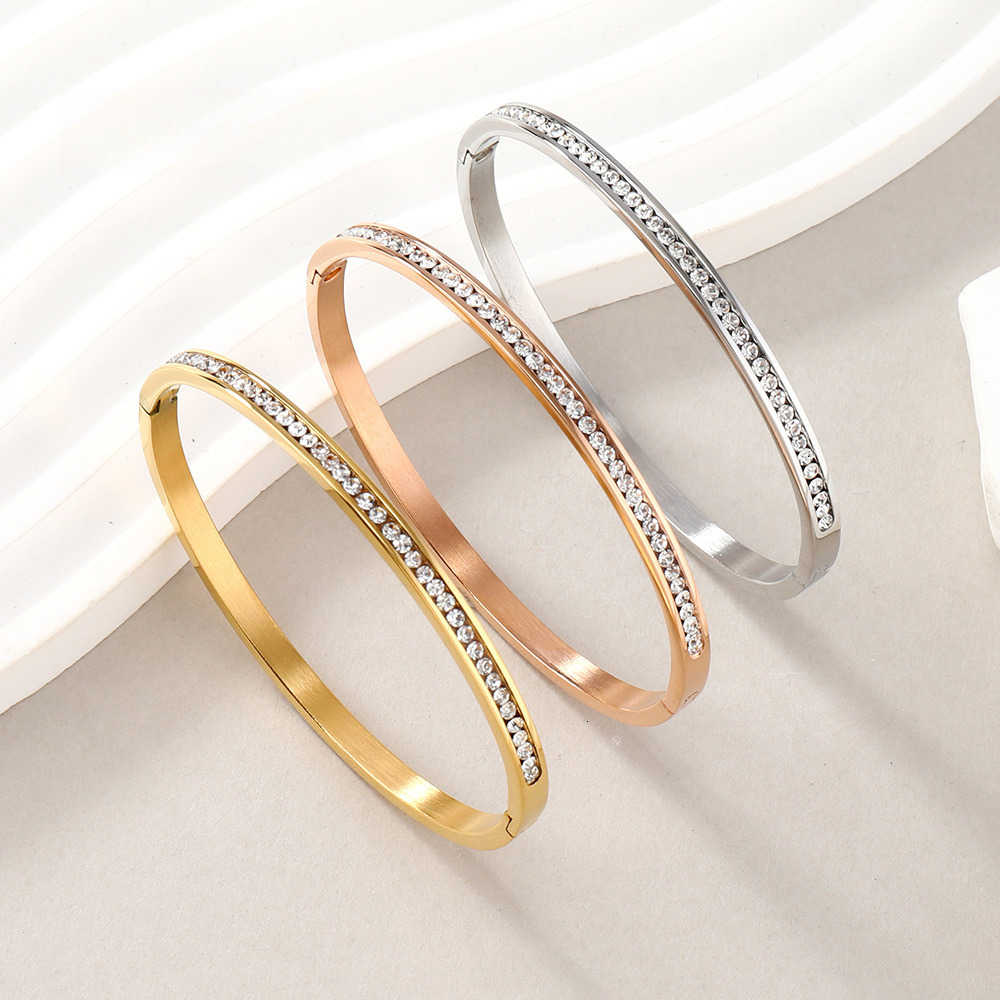 Stainless Steel Hand Jewelry High-grade Gold Inlaid With A Row Of Round Drill Buckle O-type Titanium Steel Bracelet Woman