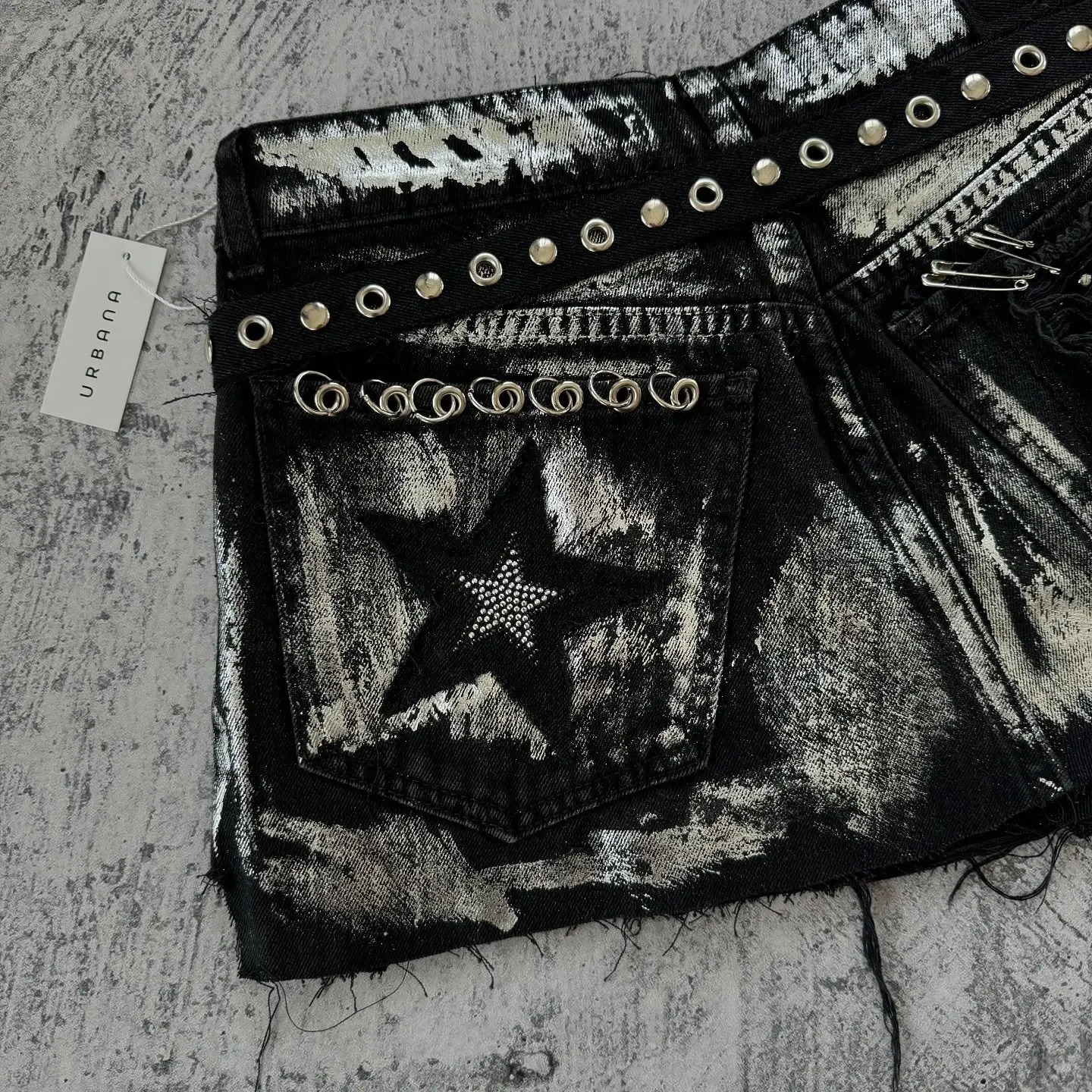 Y2K Gothic Retro Black Denim Skirt Harajuku Star Graphic Rhinestone Rivet Mini Skirt Sexy Girl Slim Low Waist Hip Skirts 250226