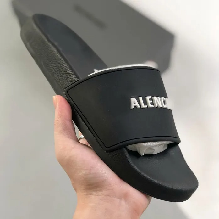 Designer sandals men's slippers women's beach bathing daily use slides, unisex couple's sandals, comfortable and soft rubber shoes sizes 35-48