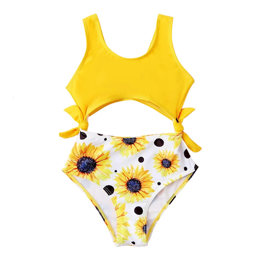 Family Matching Outfits Summer Mother Kids Swimwear Mom And Daughter Swimsuit One-Piece Bathing Suits Father Son Beach Shorts 250227