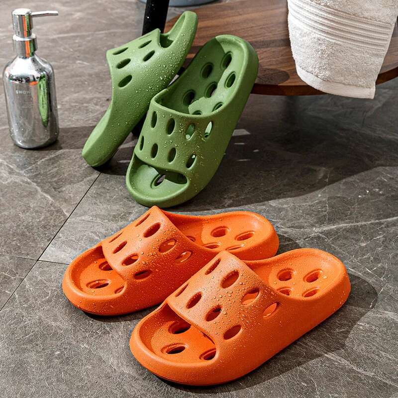 New Women's Couple Sandals Designer Sandals Summer Bathroom Slippers Indoor Family Bath Flat Slippers Quick Drying And Anti Slip