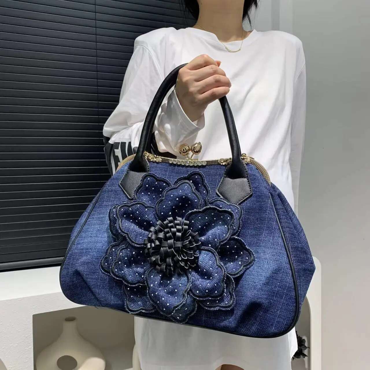 Women's Fashion Denim Three-Dimensional Ral Handbag Dia Elegant Banquet Shoulder Bag