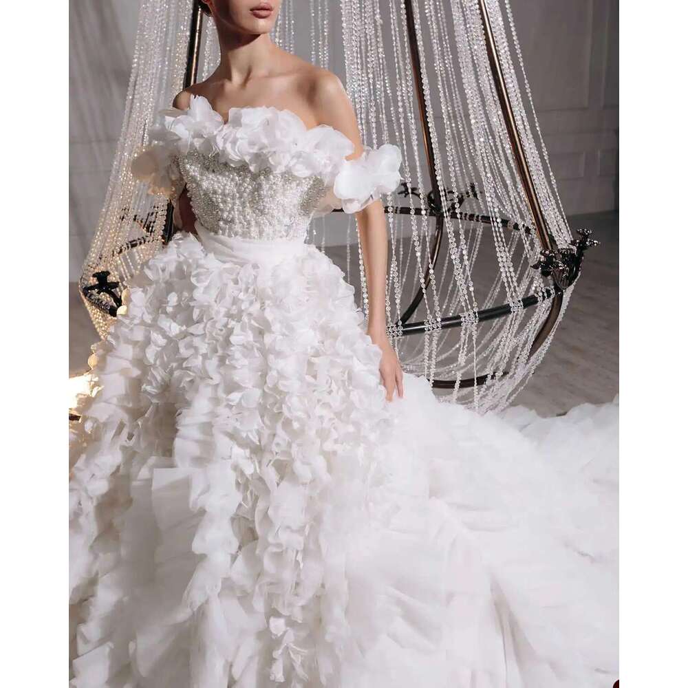 Romantic Ball Gown Dresses Layered Pearls Pleated Off Shoulder Tulle Backless Court Wedding Dress Custom Bridal Robe