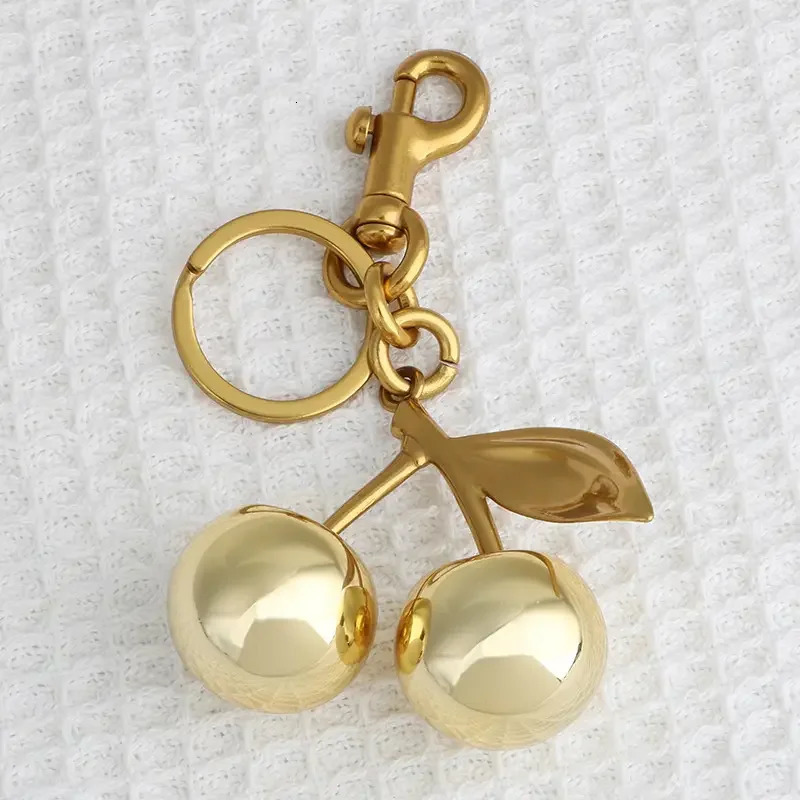 Zinc Alloy Golden Cherry Keychain for Women and Men Fashionable Glitter Keyring Summer Fruit Pendant Jewelry Bag Accessory 1Pc 250227