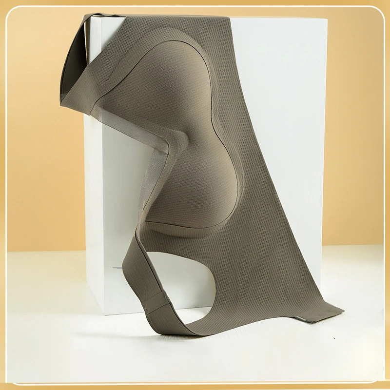 3 womens breathable bras gathered together no trace bra underwire comfortable plus size sports 250224