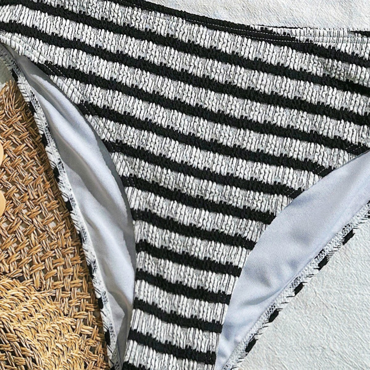 2025 new striped split bikini for women, high-end feeling, soaking in hot springs, durable lace up ins swimwear