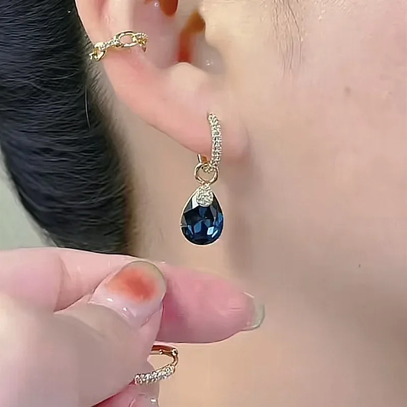 Exquisite Blue Dropshaped Crystal Pendant Earrings For Women Fashion Personalized Daily Accessories Party Jewelry Birthday Gift 250210