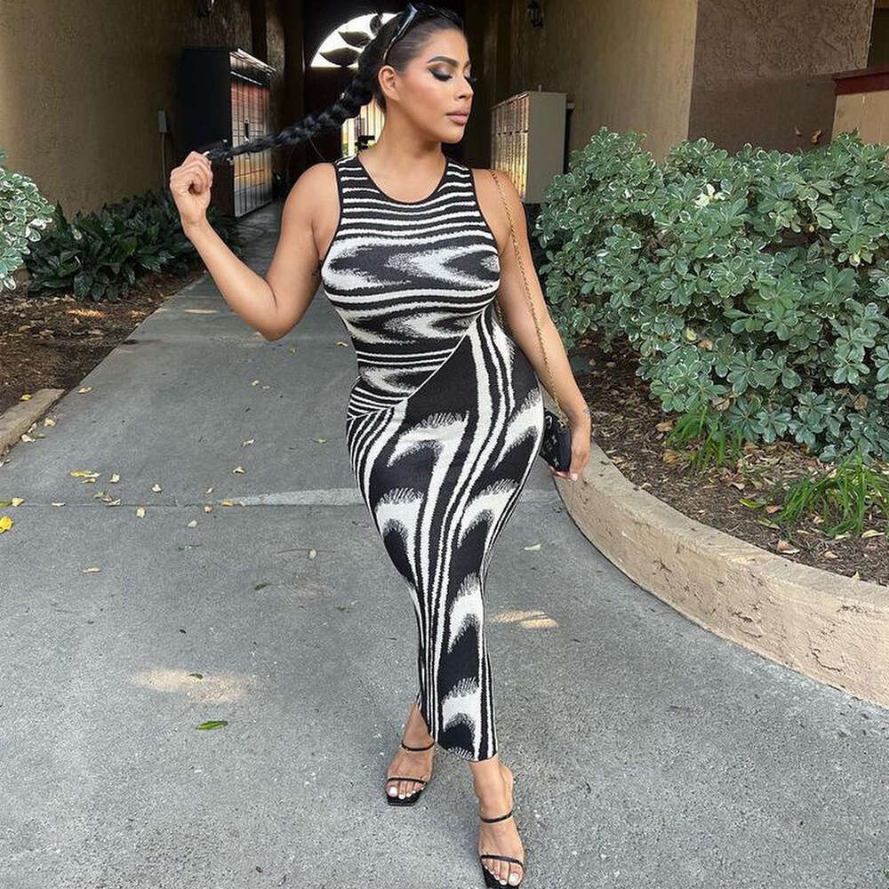 INS European American Spring Women's Fashion Sexy Tank Top Printed Slimming Bag Hip Dress 2025 New Style Unique and Elegant Clothing