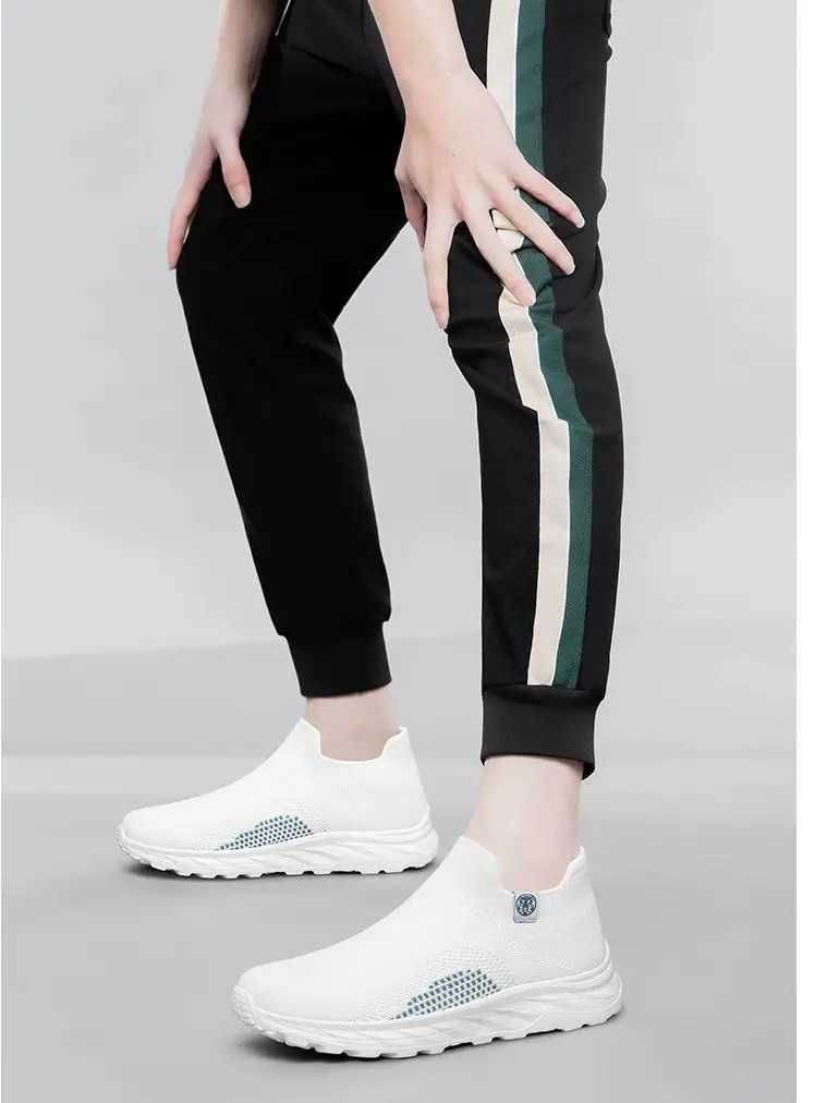 CLOHOO Mens Running Shoes Thin Mesh Breathable Slip-On Sports Sneakers Casual One-Step Socks Design for Comfort Z250227