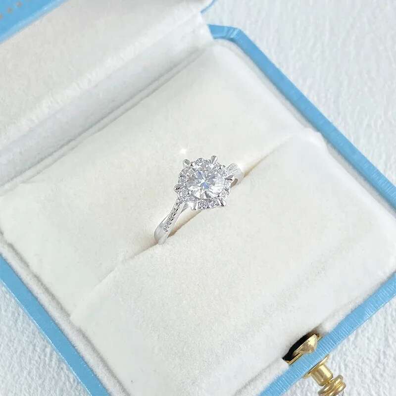 NeeTim 0.5/1CT Moissanite Dia Rings Wedding Band for Women Sterg Sier Plated White Gold Promise Ring Certified