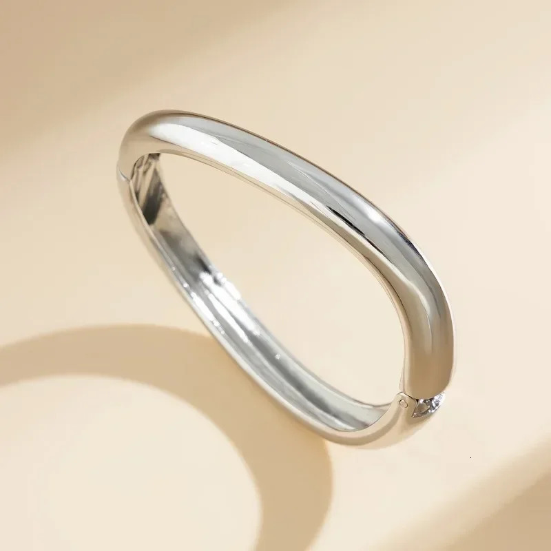 Bracelet for Women Sense Fashion Trend Metal Smooth Water Drop Hug Jewelry Pulseras Mujer Sterling Silver 925 Girl 250227