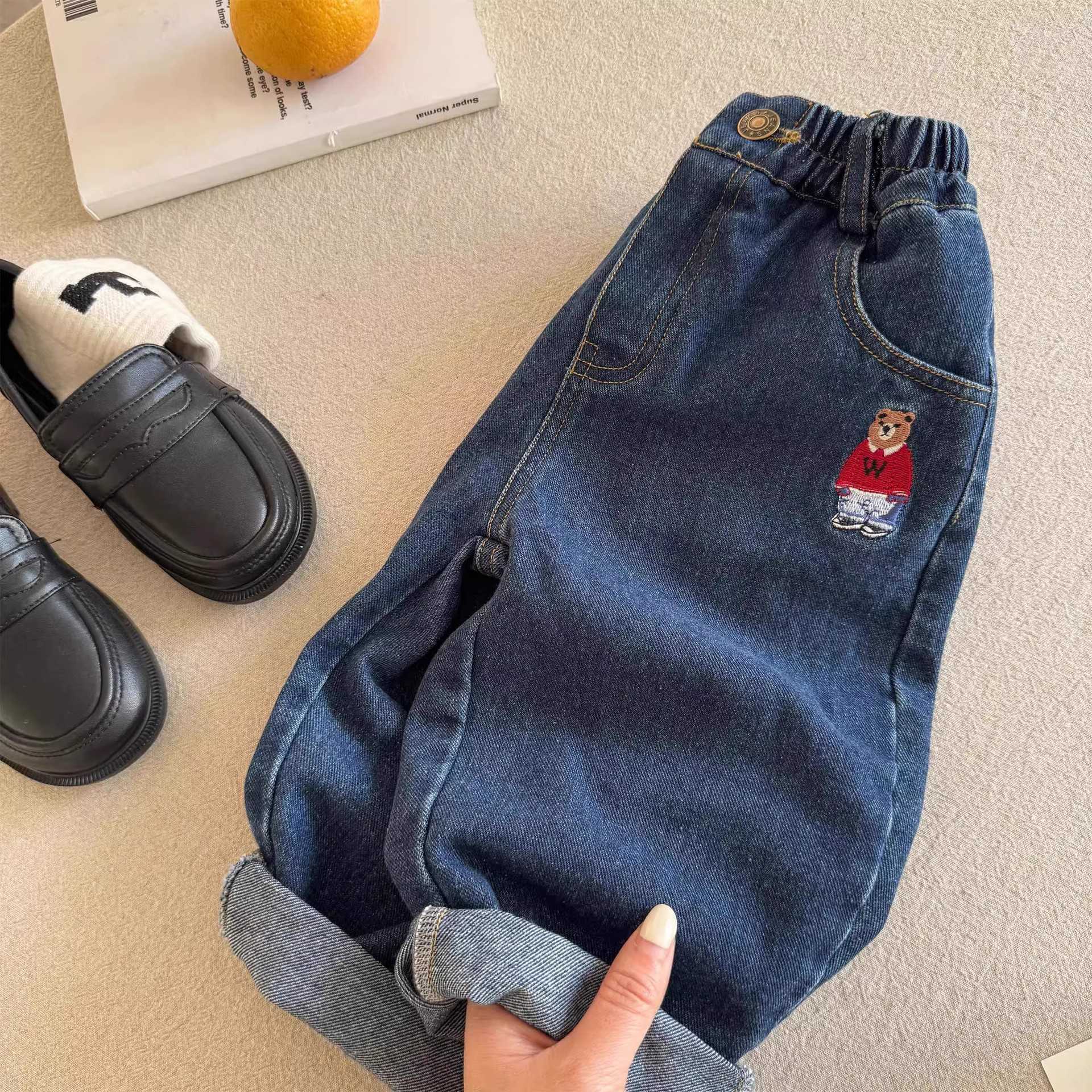 Jeans New style of childrens pants baby girl jeans Korean version boys straight leg pants outer pants childrens jeans spring and autumn teddy bearY250