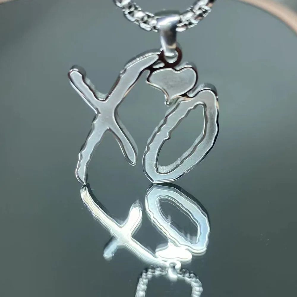 Delicacy Fashion Hip Hop Rock Steel Letter Pendant Necklace Heavy Industry Personality Men Cool Party Jewelry 250227