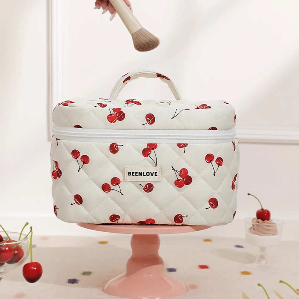 Ship from US Women Cosmetic Bag Quilted Makeup Organizer Large Capacity Portable Pouch CherryHeart Outdoor Travel 250227FBB