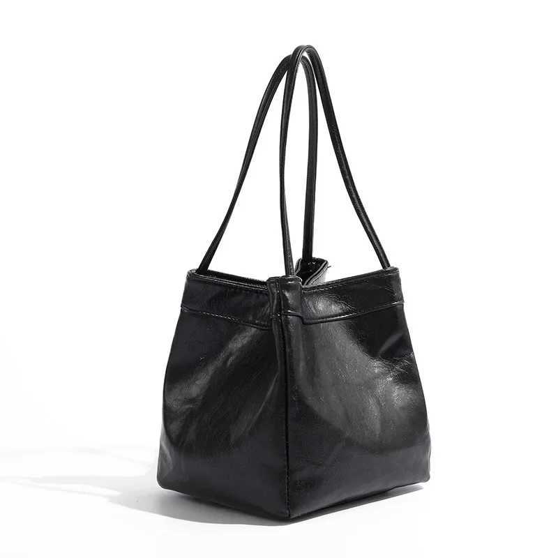 New Arrival Silver Bucket Bag Women Casual Retro PU Leather Handbag Ladies Luxury Shining Soft Small Square Evening Party Shoulder Bag T250227