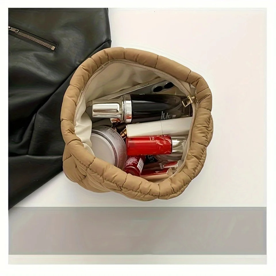 Ship from US Stylish Puffy Quilted Clutch Makeup Bag for Women Durable Spacious Cosmetics Pouch with Zipper Closure Perfect Daily Us 250227FBB