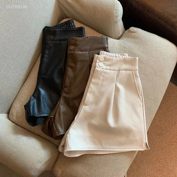 Womens fashionable side pocket black synthetic leather shorts retro high waisted zipper flying womens shorts without print PU Y2k sexy 250225