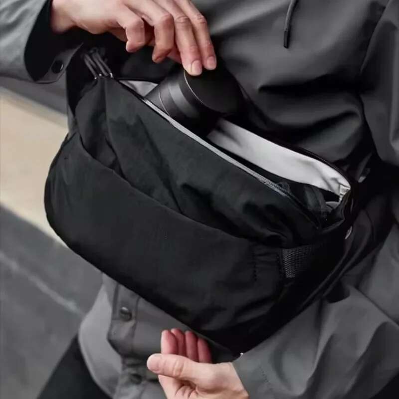 Bellroy Australia Venture Sg9l Explorer Chest Bag Large-Capacity Unisex Fashion Messenger Bag