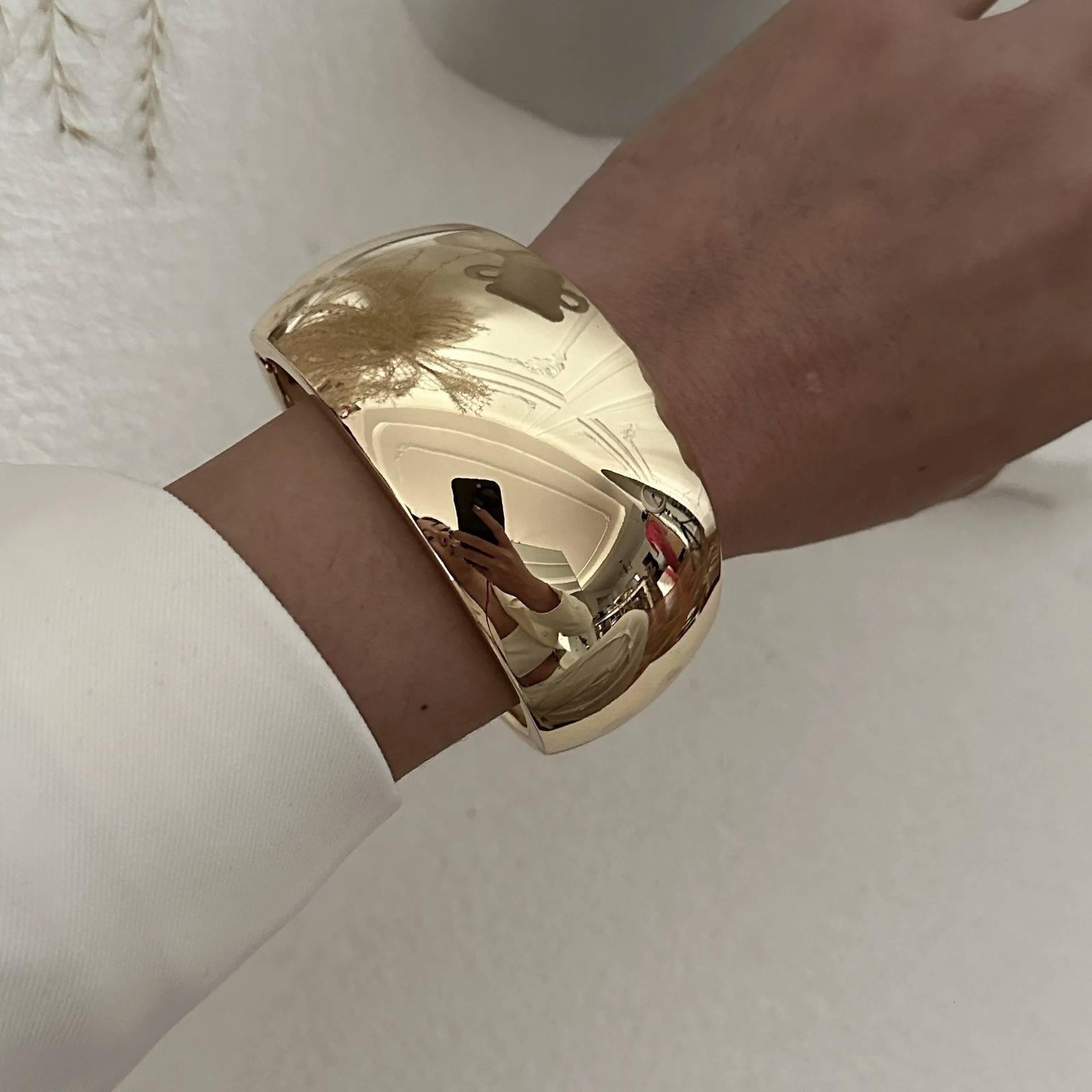 Exaggerated Punk Smooth Chunky Spring Bangles For Women Hip Hop Heavy Metal Gold Color Arm Bracelet Steampunk Men Jewelry 250227