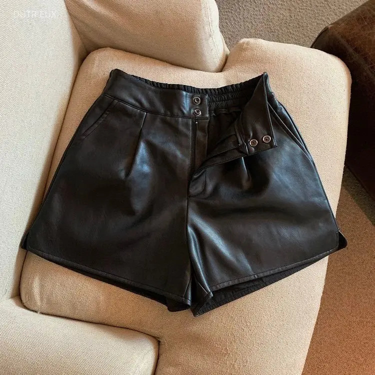 Womens fashionable side pocket black synthetic leather shorts retro high waisted zipper flying womens shorts without print PU Y2k sexy 250225