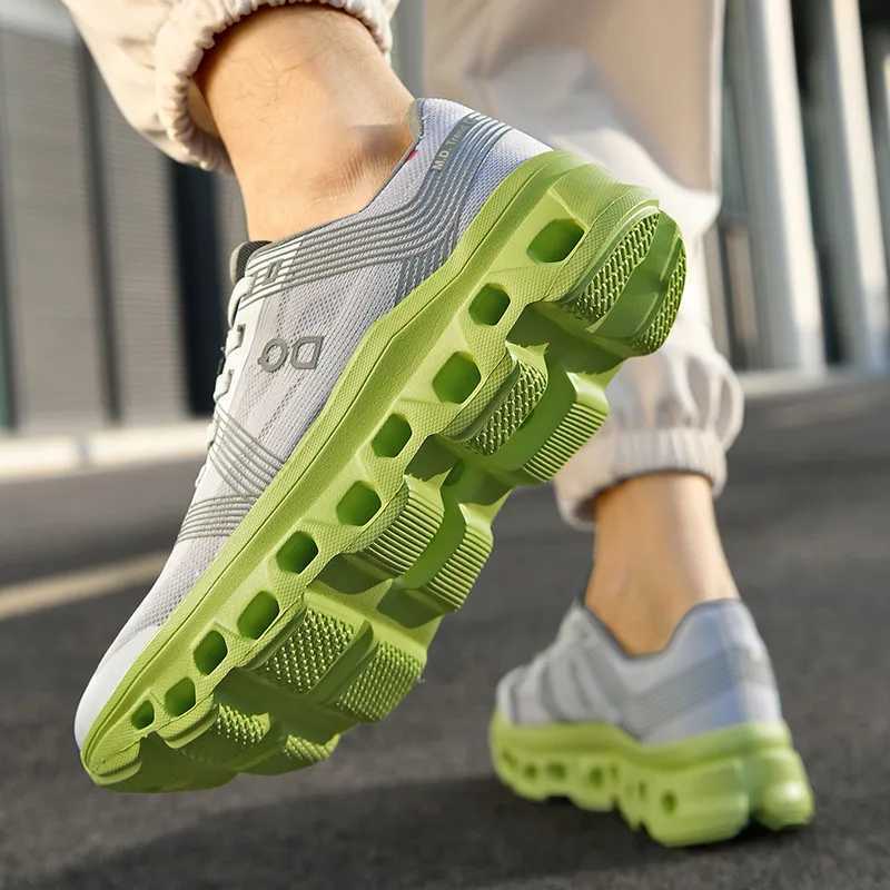 2025 Running Shoes Men Mesh Lightweight Flat Outdoor Gym Jogging Shoes Comfortable Original Tennis Shoes Cushioning Sneakers MenXJ250227