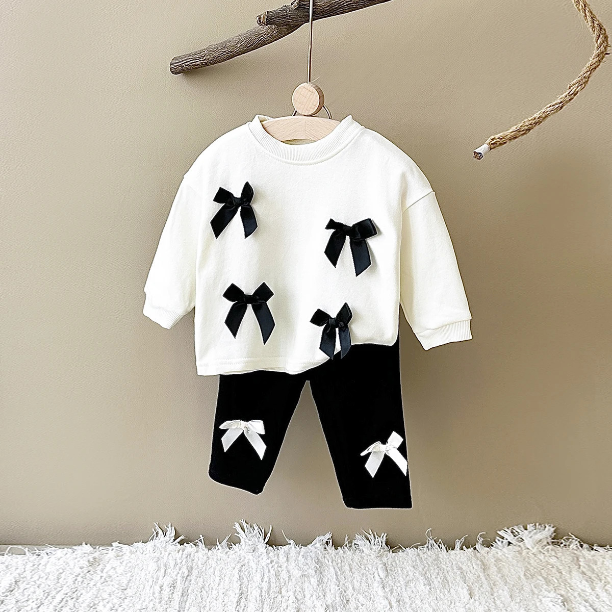Ins Toddler Baby Suit Infant Outfit Baby Girls Spring Autumn Long Sleeved Bow Top PulloverPants born Baby Clothes Sets 0-3Y 250227