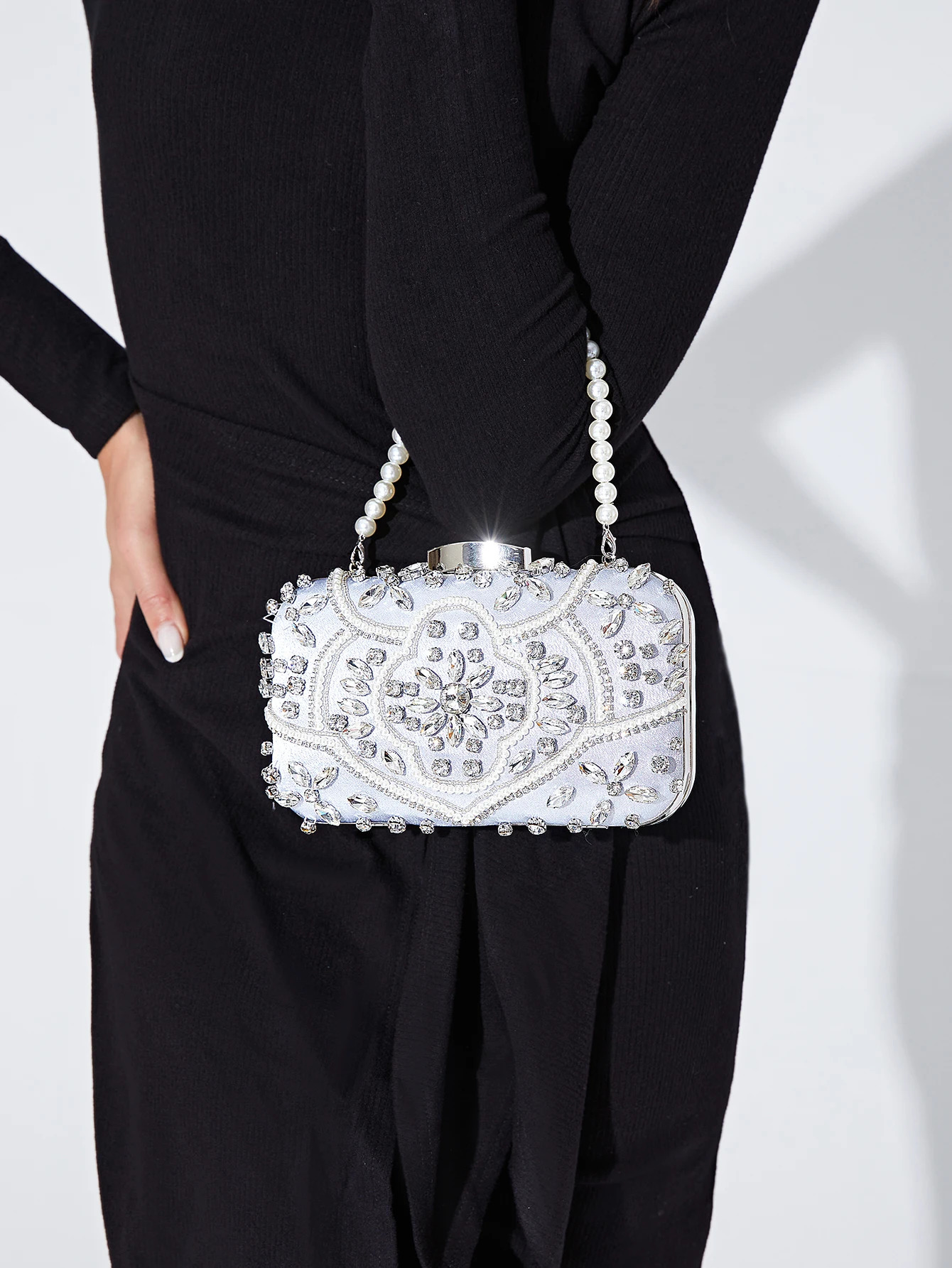 Gorgeouselegance handmake pearl diamondstudded rhinestones beaded flower pattern hand party wedding evening clutch bag 250226