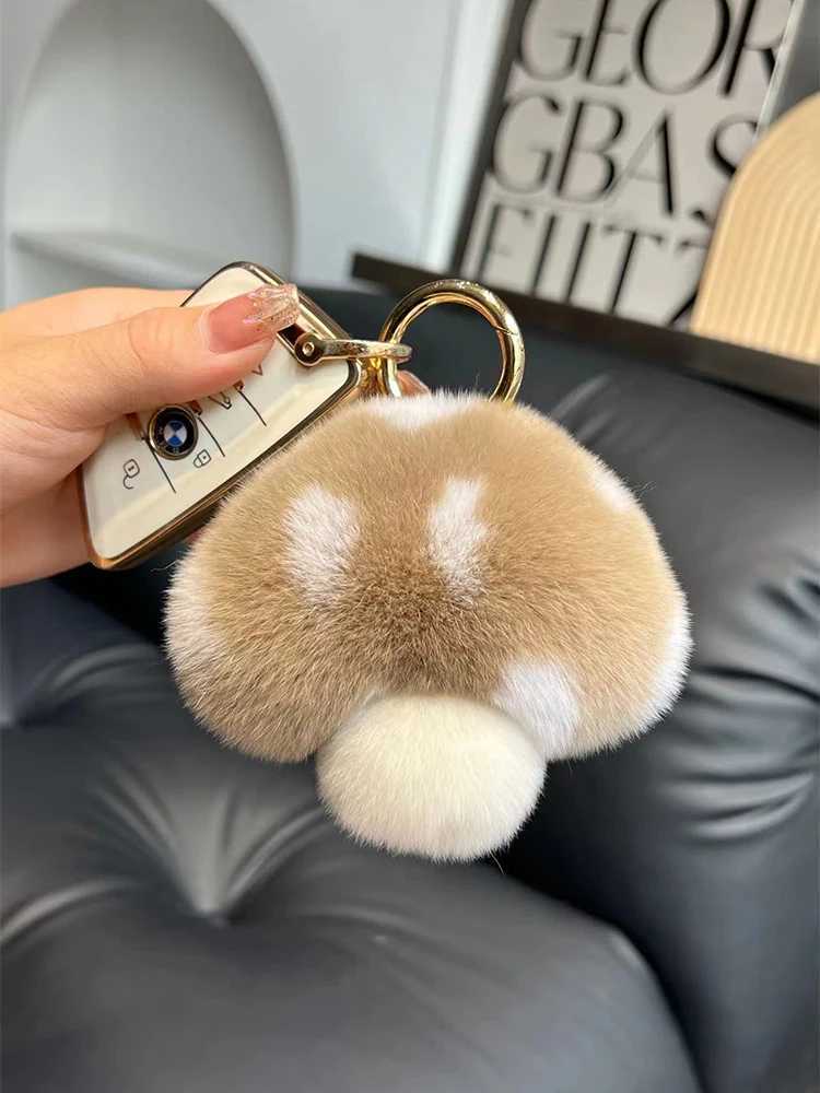 Cute Mushroom Real Rex Rabbit Fur Key Chains Girls Schoolbag Toy Pendant Plush Ball Women Bag Charm Ornaments Car Keyring Gift Z250227
