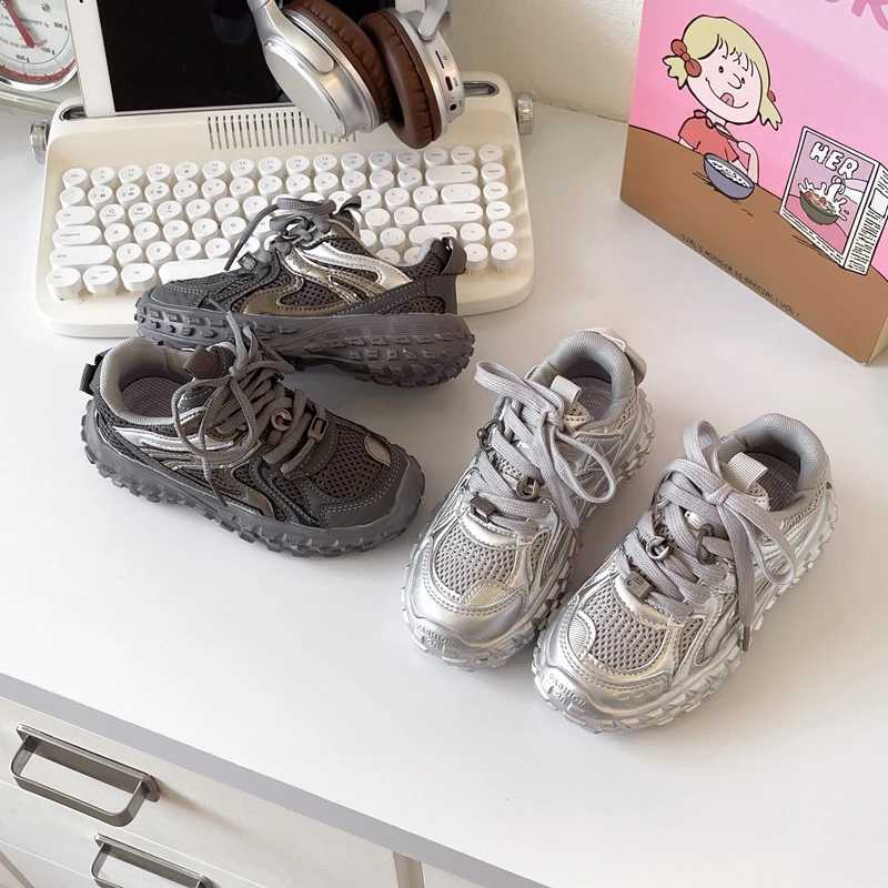 hletic Outdoor Childrens Mesh Breathable Sneakers Girls Soft-soled Boys Casual Shoes Fashionable and Trendy Tire Sold Teenage Shoe S25226