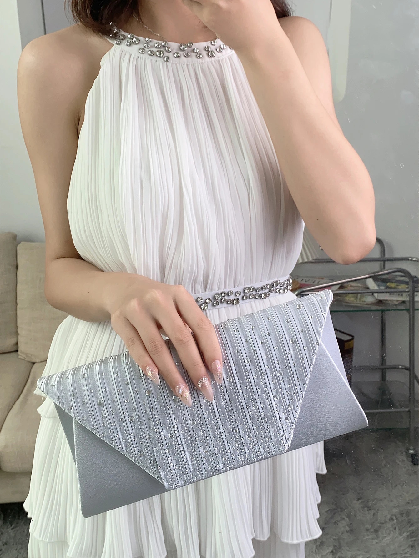 Gorgeous and trendy rhinestone decorated party girl clutch classic retro music festival carnival evening bag suitable for 250226