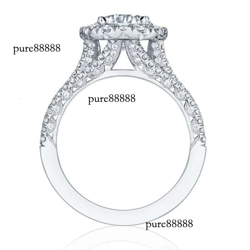Light classic sterg sier square moissanite ring as a jewelry gift for women's engagement party