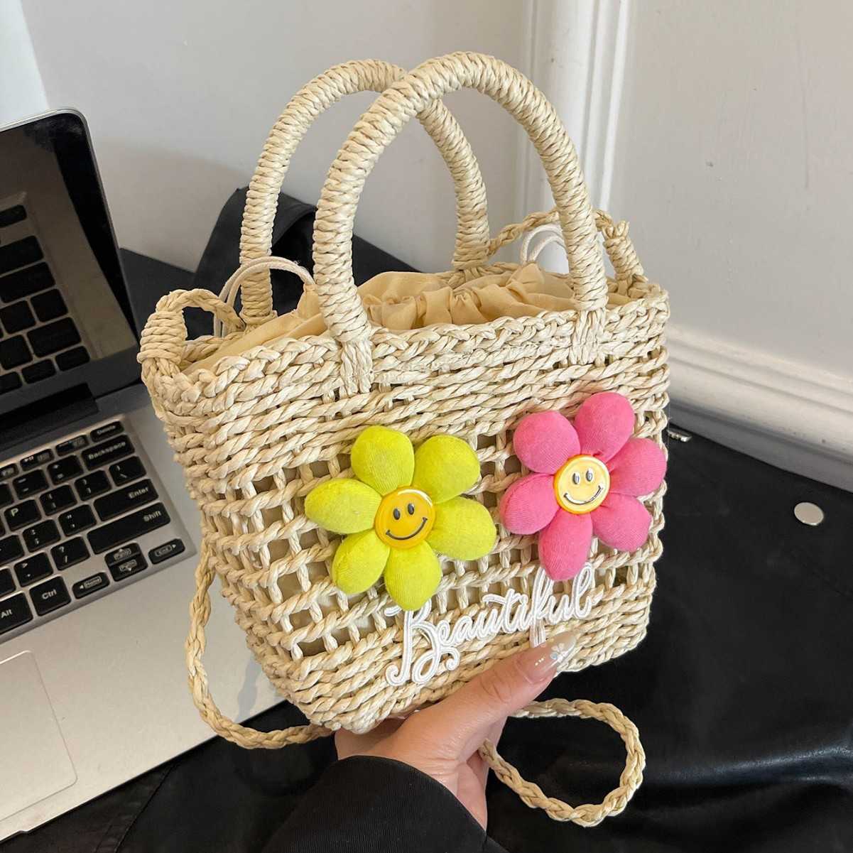 Summer woven bag 2025 new style, fresh and stylish, versatile handbag for young girls, beach vacation, beach crossbody bag