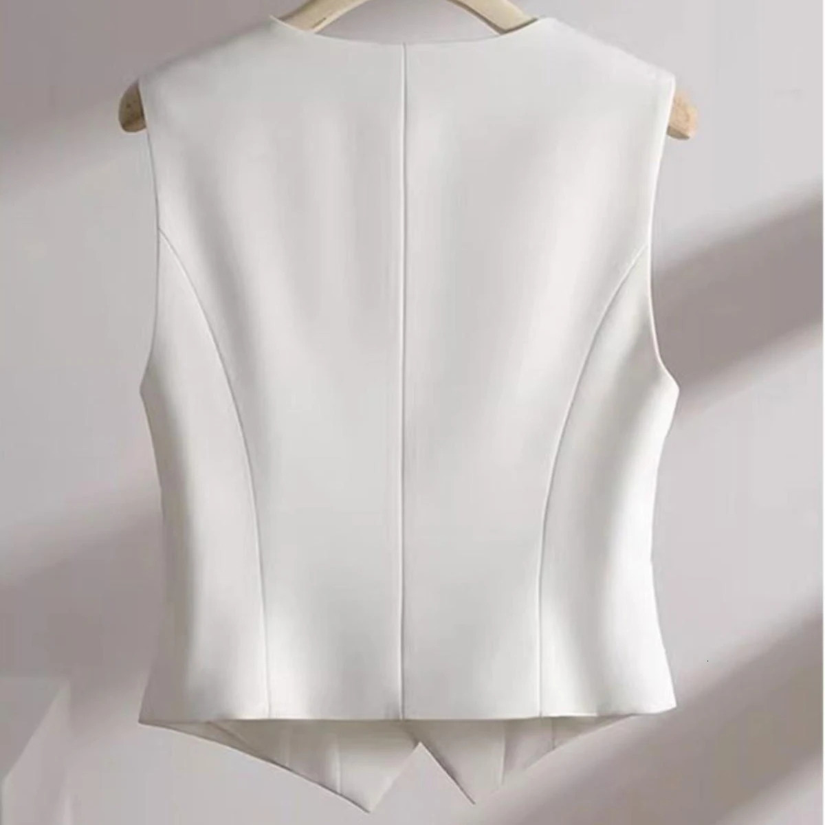 Suit Vests Women Simple Single Breasted Vneck Sleeveless Coats Daily Outwear Aesthetic Korean Style Slim Allmatch Trendy 250226