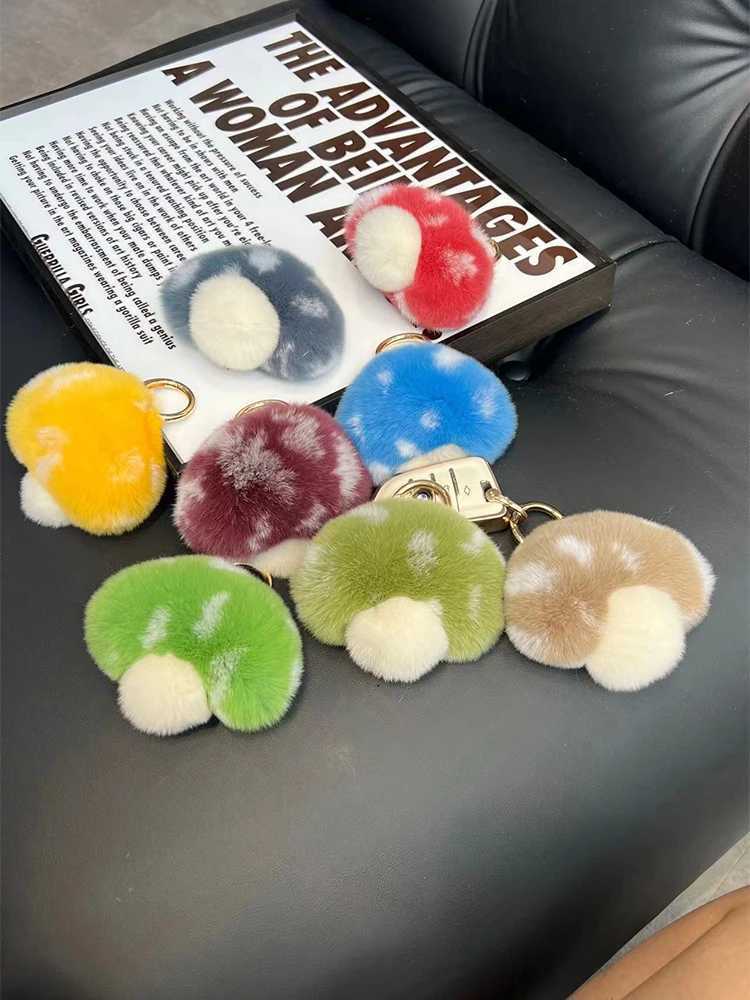 Cute Mushroom Real Rex Rabbit Fur Key Chains Girls Schoolbag Toy Pendant Plush Ball Women Bag Charm Ornaments Car Keyring Gift Z250227