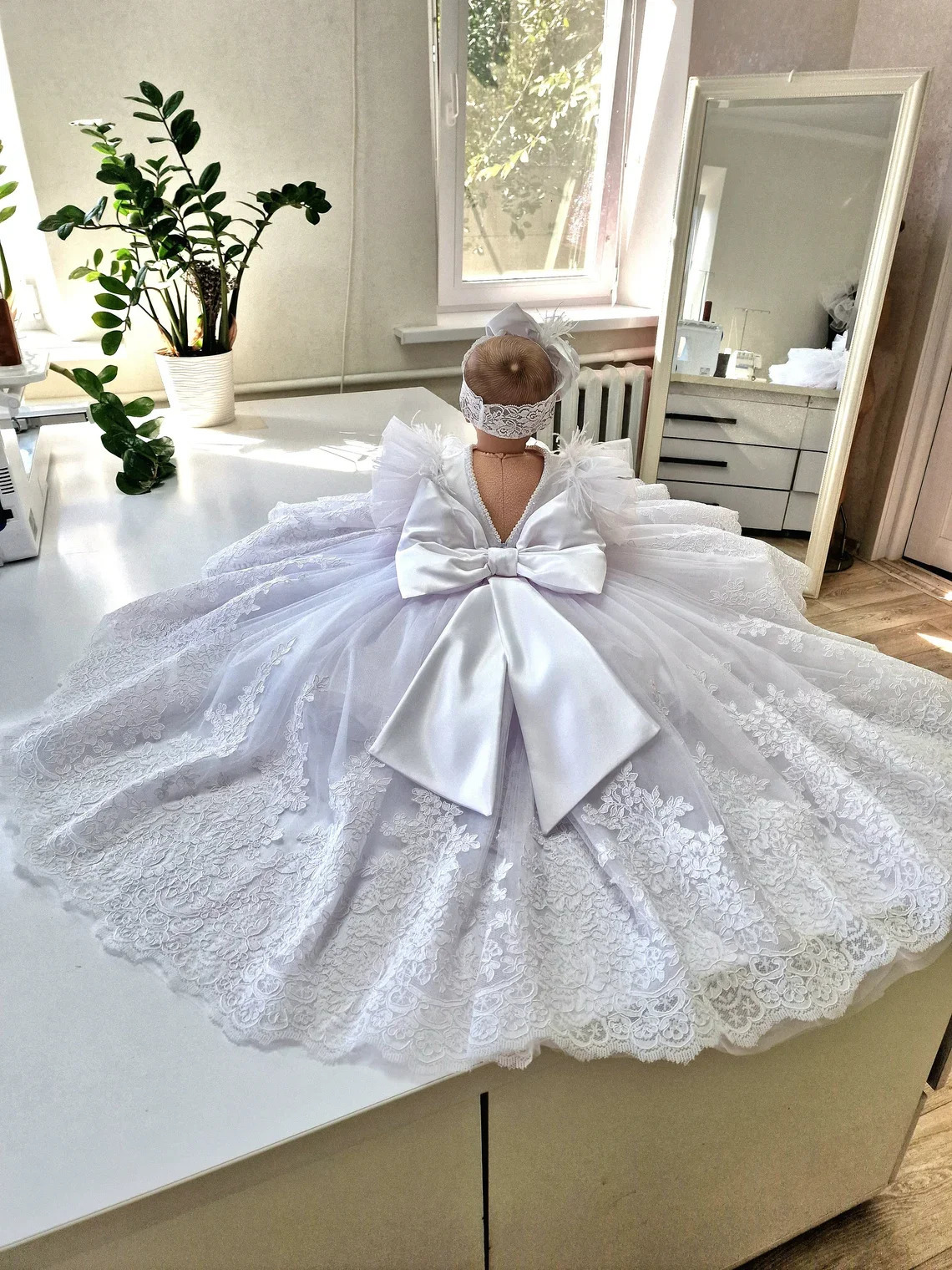 White Lace Baby Toddler Christening Dresses Kids born Party Feather Pearls First Communion Wedding Prom Baptism Outfits 250227