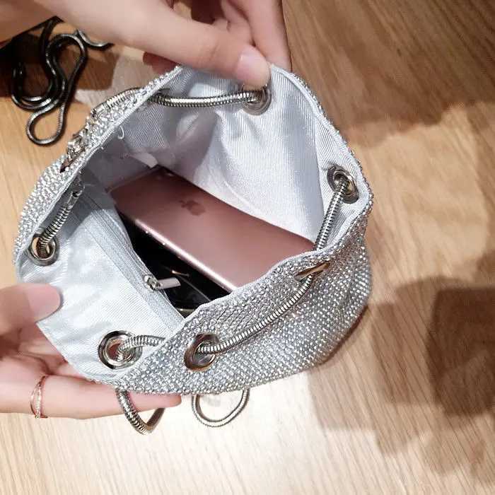 New Arrival Rhinestone Women Dinner Party Shoulder Bags Luxury Design Ladies Drawstring Crossbody Bag Shiny Chain Ladies Purse Handbags T250227