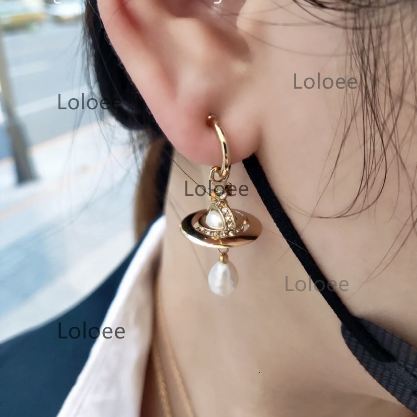 Designer Vivinne Westwood Empress Dowager Xis High Version Baroque Alien Pearl Pendant Earrings for Womens Fashion and Temperament Ufo Pendant Earrings for Women