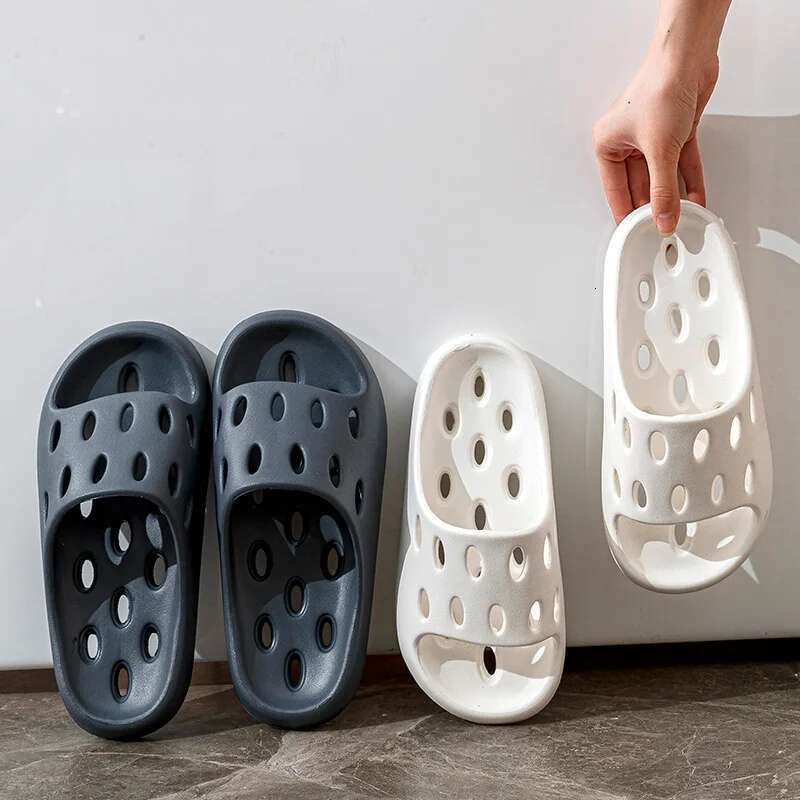 New Women's Couple Sandals Designer Sandals Summer Bathroom Slippers Indoor Family Bath Flat Slippers Quick Drying And Anti Slip