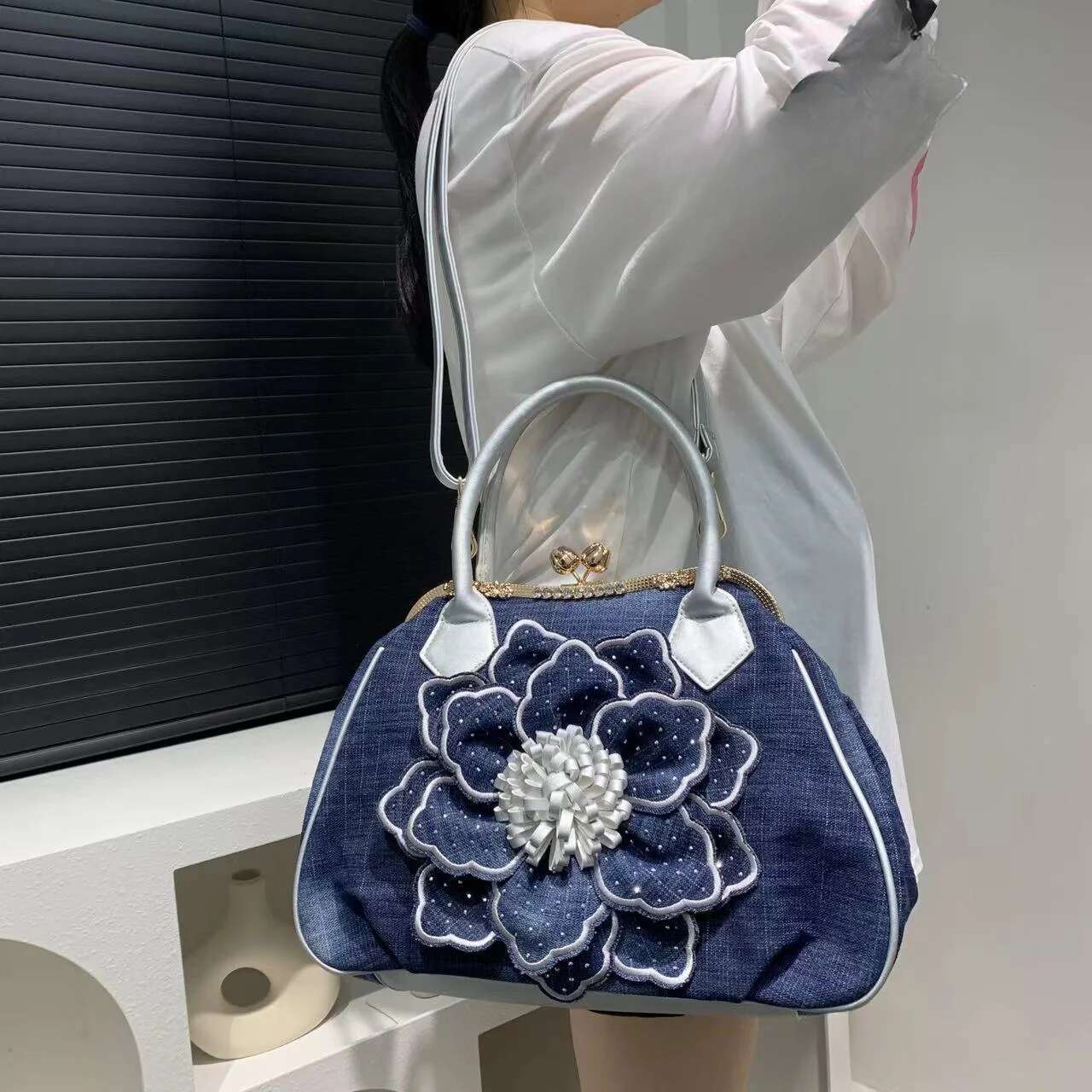 Women's Fashion Denim Three-Dimensional Ral Handbag Dia Elegant Banquet Shoulder Bag