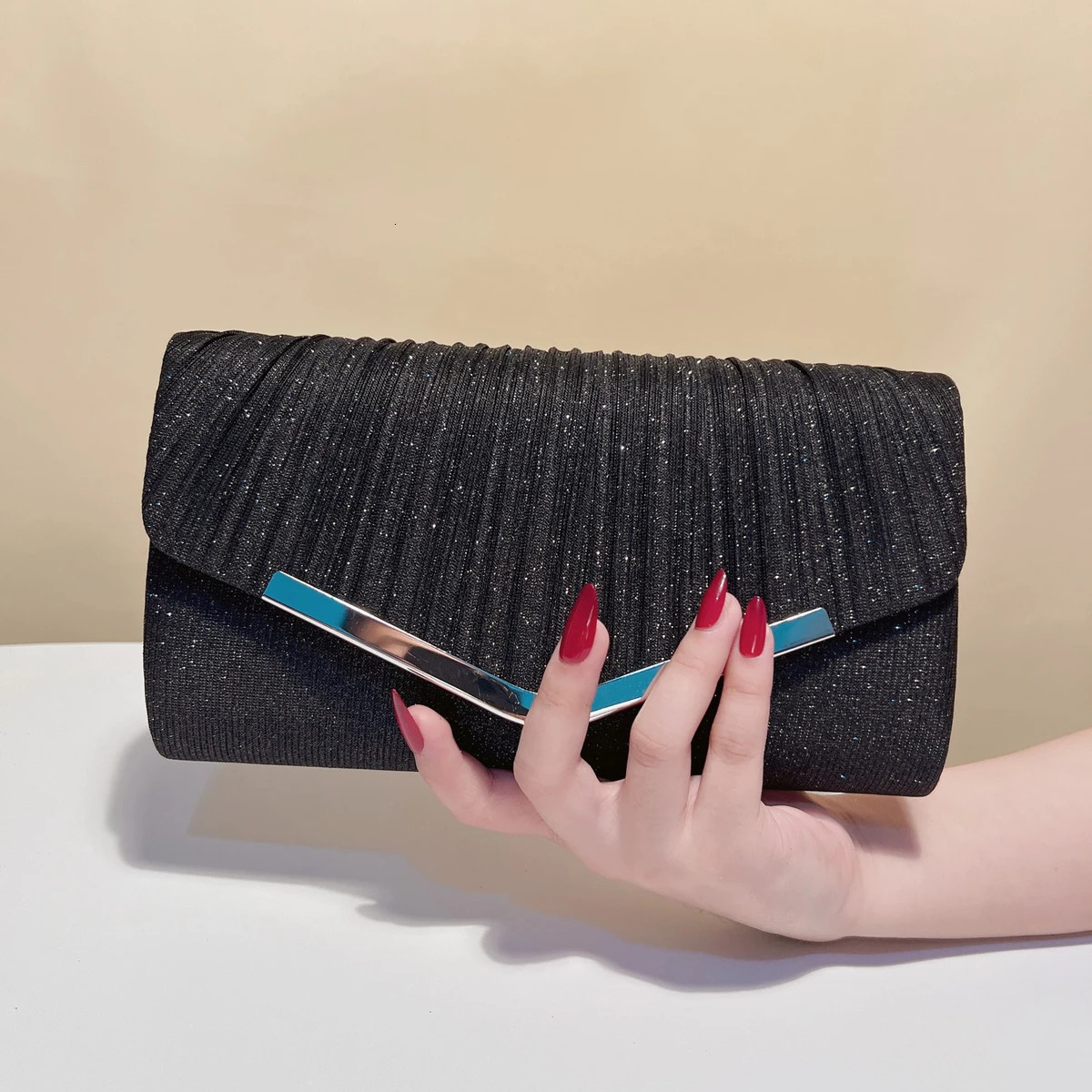 Golden Classic Simple Woman Charm Clutch Bags Glitter Shiny Evening Bag Banquet Party Handbag Metal Chain Crossbody 250226